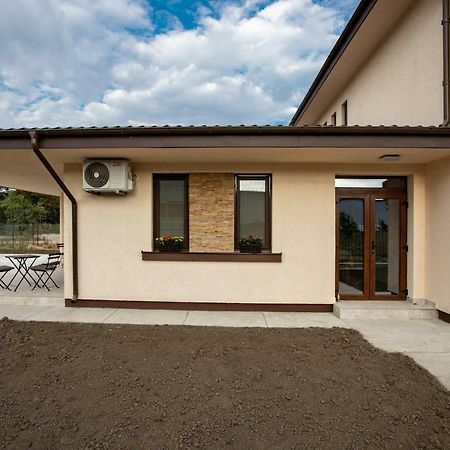 Hotel Airport House Otopeni Exterior foto